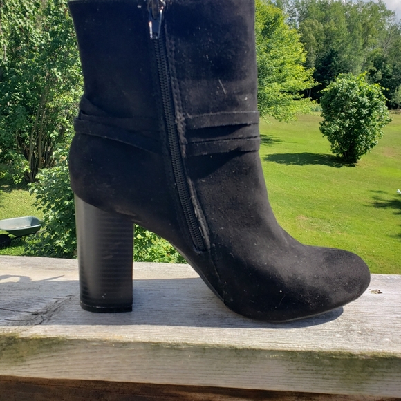 Christian Siriano for Payless Valencia Block Heel - Picture 2 of 4